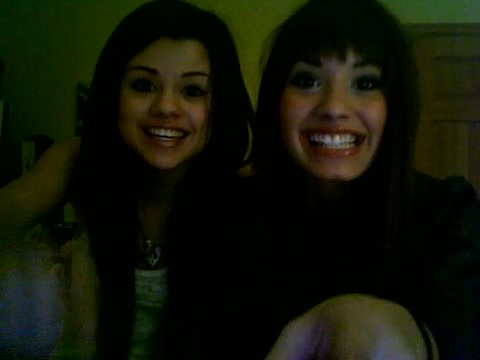 Demi Lovato and Selena Gomez vlog 1864