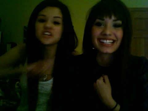 Demi Lovato and Selena Gomez vlog 1886