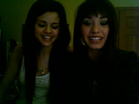 Demi Lovato and Selena Gomez vlog 1909