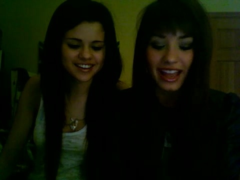 Demi Lovato and Selena Gomez vlog 1931