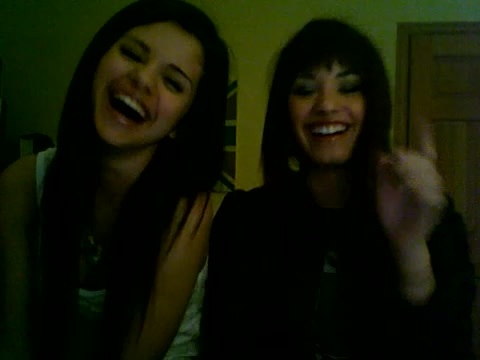 Demi Lovato and Selena Gomez vlog 2640