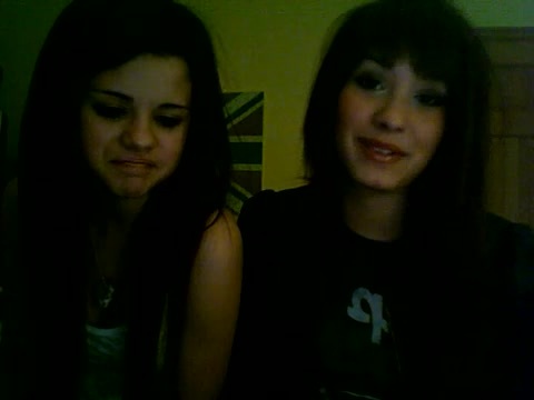 Demi Lovato and Selena Gomez vlog 3202