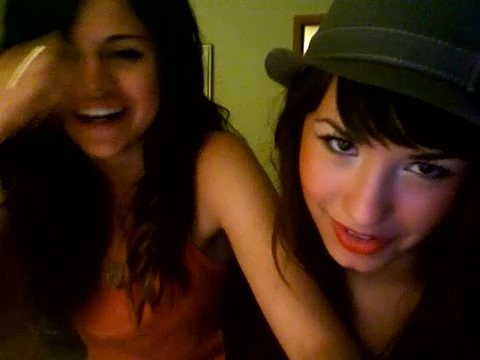 demi lovato and selena gomez with SPECIAL GUEST!!! 1524 - Demilush and selena gomez with Special Guest Part oo4