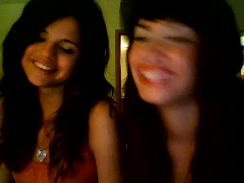 demi lovato and selena gomez with SPECIAL GUEST!!! 544 - Demilush and selena gomez with Special Guest Part oo2