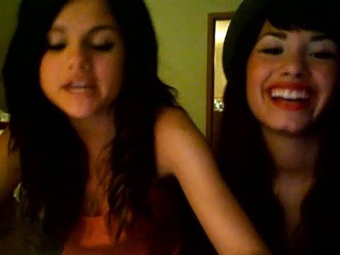 demi lovato and selena gomez with SPECIAL GUEST!!! 1534