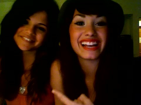 demi lovato and selena gomez with SPECIAL GUEST!!! 548 - Demilush and selena gomez with Special Guest Part oo2