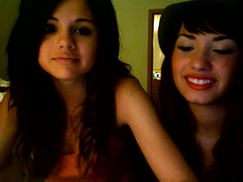 demi lovato and selena gomez with SPECIAL GUEST!!! 1554