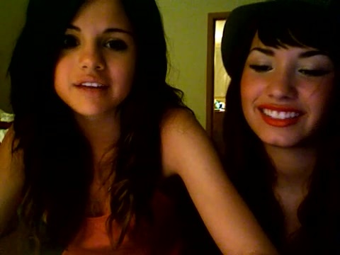 demi lovato and selena gomez with SPECIAL GUEST!!! 1556