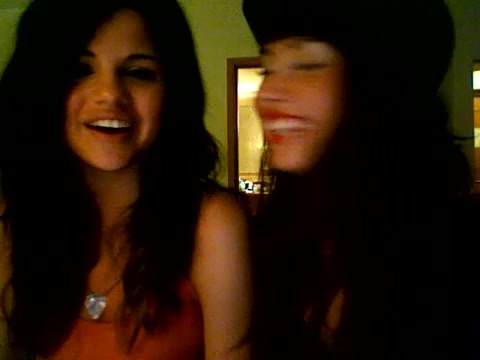 demi lovato and selena gomez with SPECIAL GUEST!!! 564