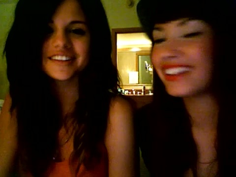 demi lovato and selena gomez with SPECIAL GUEST!!! 602
