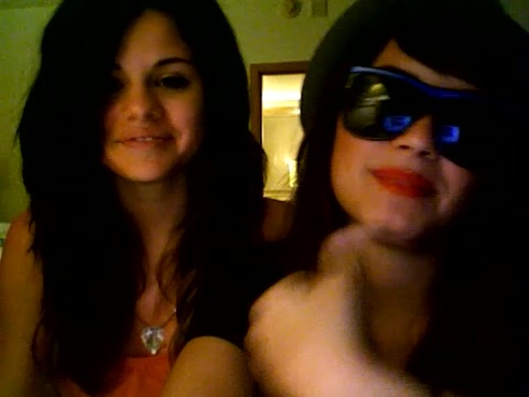 demi lovato and selena gomez with SPECIAL GUEST!!! 150