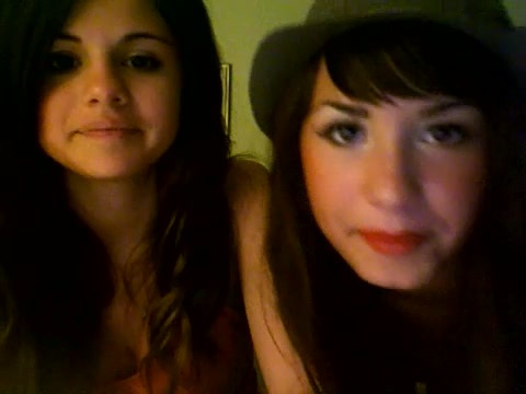 demi lovato and selena gomez with SPECIAL GUEST!!! 1131