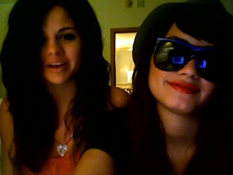 demi lovato and selena gomez with SPECIAL GUEST!!! 161