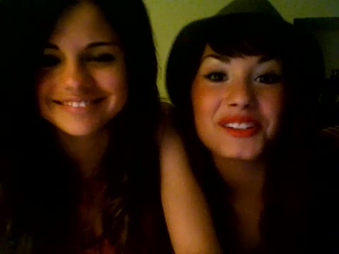 demi lovato and selena gomez with SPECIAL GUEST!!! 1156