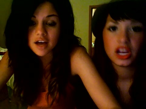 demi lovato and selena gomez with SPECIAL GUEST!!! 1636 - Demilush and selena gomez with Special Guest Part oo4