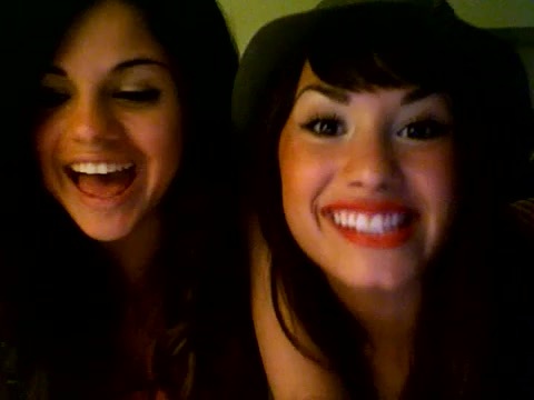 demi lovato and selena gomez with SPECIAL GUEST!!! 1159