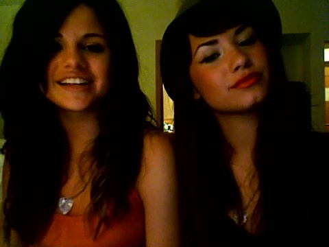 demi lovato and selena gomez with SPECIAL GUEST!!! 652 - Demilush and selena gomez with Special Guest Part oo2
