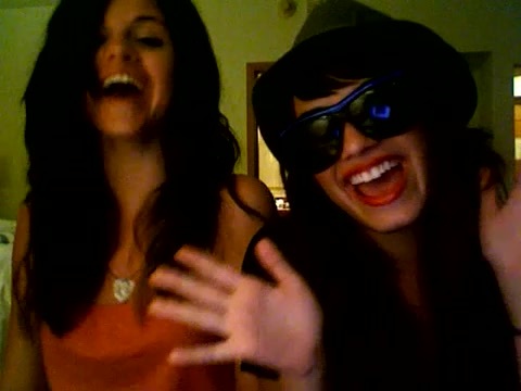 demi lovato and selena gomez with SPECIAL GUEST!!! 205