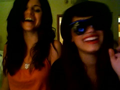 demi lovato and selena gomez with SPECIAL GUEST!!! 210 - Demilush and selena gomez with Special Guest Part oo1