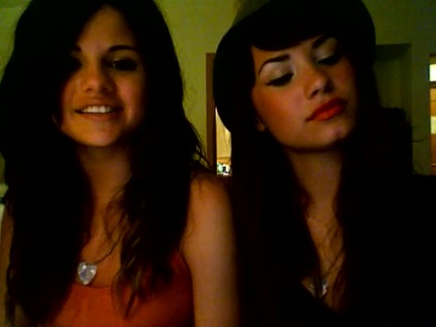 demi lovato and selena gomez with SPECIAL GUEST!!! 657 - Demilush and selena gomez with Special Guest Part oo2