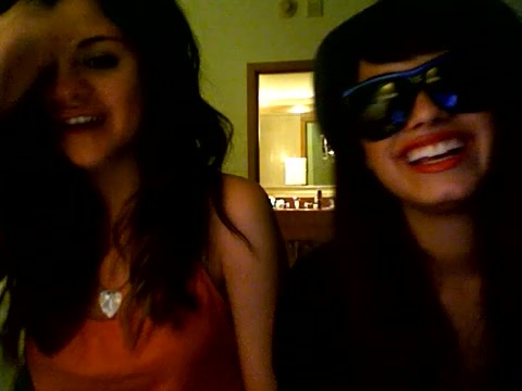 demi lovato and selena gomez with SPECIAL GUEST!!! 218 - Demilush and selena gomez with Special Guest Part oo1