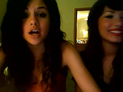 demi lovato and selena gomez with SPECIAL GUEST!!! 1185
