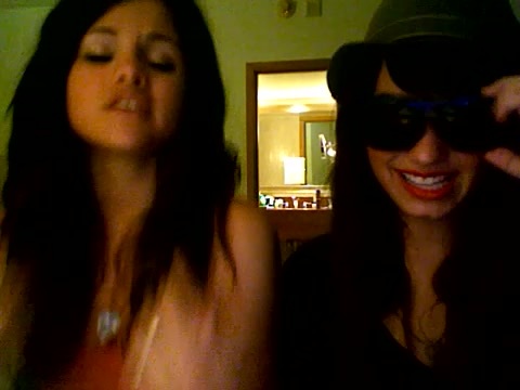 demi lovato and selena gomez with SPECIAL GUEST!!! 225 - Demilush and selena gomez with Special Guest Part oo1