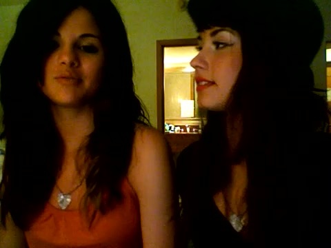 demi lovato and selena gomez with SPECIAL GUEST!!! 669 - Demilush and selena gomez with Special Guest Part oo2