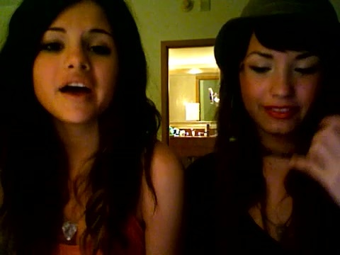 demi lovato and selena gomez with SPECIAL GUEST!!! 232