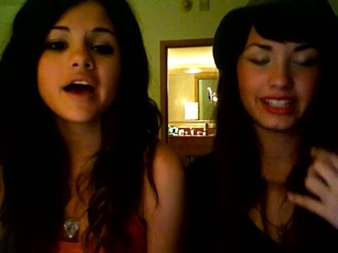 demi lovato and selena gomez with SPECIAL GUEST!!! 233