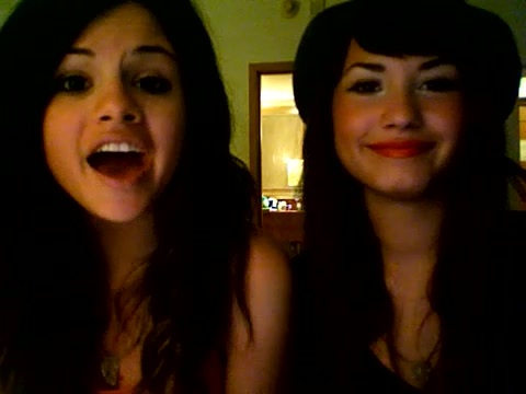 demi lovato and selena gomez with SPECIAL GUEST!!! 241