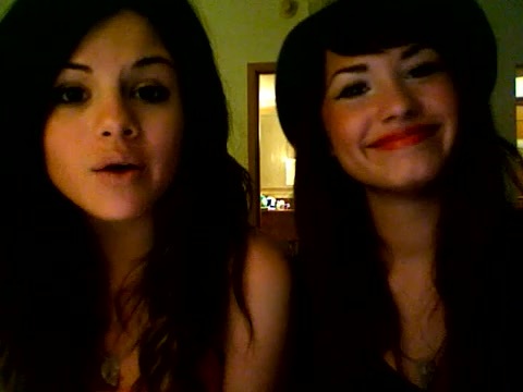 demi lovato and selena gomez with SPECIAL GUEST!!! 243