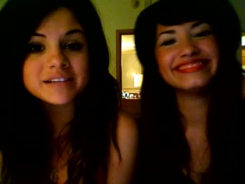 demi lovato and selena gomez with SPECIAL GUEST!!! 245