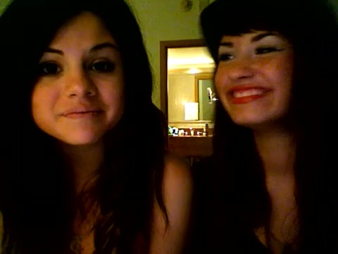 demi lovato and selena gomez with SPECIAL GUEST!!! 251