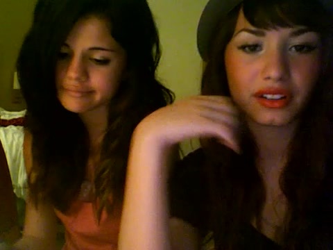 demi lovato and selena gomez with SPECIAL GUEST!!! 1716
