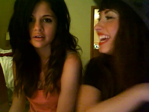 demi lovato and selena gomez with SPECIAL GUEST!!! 1731