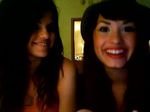 demi lovato and selena gomez with SPECIAL GUEST!!! 295