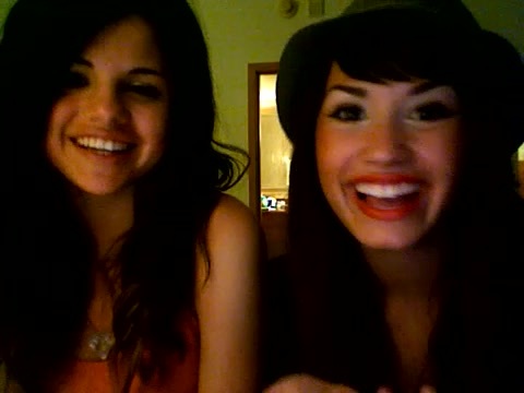 demi lovato and selena gomez with SPECIAL GUEST!!! 299