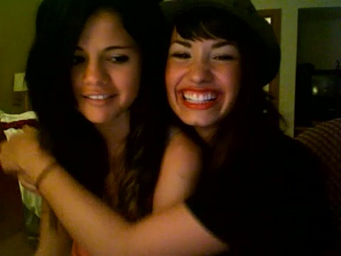 demi lovato and selena gomez with SPECIAL GUEST!!! 1746