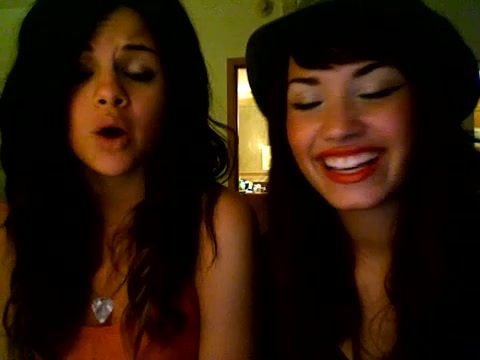 demi lovato and selena gomez with SPECIAL GUEST!!! 352