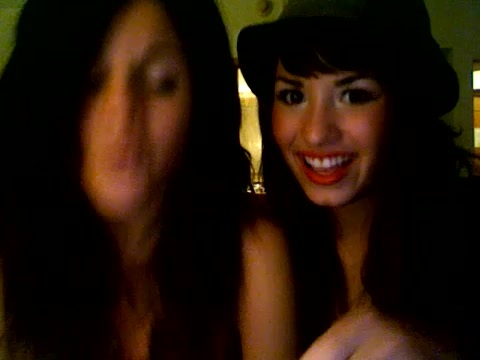 demi lovato and selena gomez with SPECIAL GUEST!!! 733 demi lovato and selena gomez with SPECIAL GUEST!!! 733