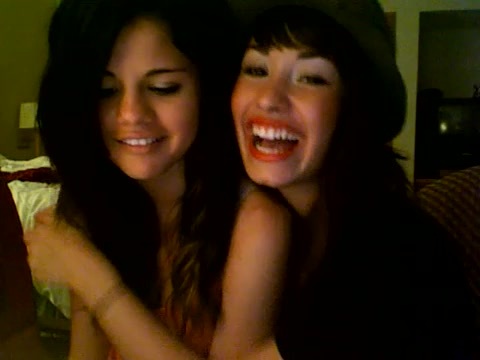 demi lovato and selena gomez with SPECIAL GUEST!!! 1752
