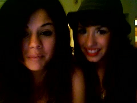 demi lovato and selena gomez with SPECIAL GUEST!!! 735 demi lovato and selena gomez with SPECIAL GUEST!!! 735