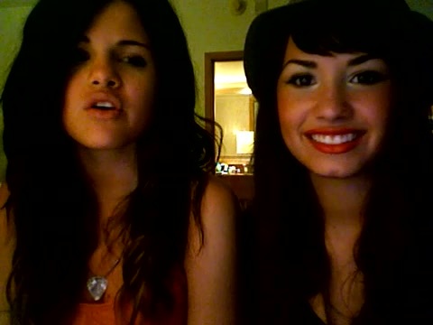 demi lovato and selena gomez with SPECIAL GUEST!!! 369