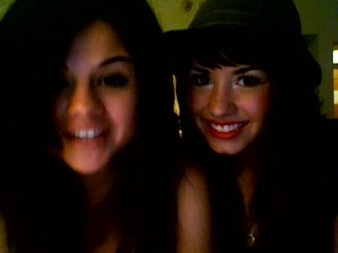 demi lovato and selena gomez with SPECIAL GUEST!!! 739 demi lovato and selena gomez with SPECIAL GUEST!!! 739