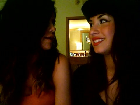 demi lovato and selena gomez with SPECIAL GUEST!!! 382