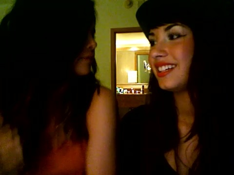 demi lovato and selena gomez with SPECIAL GUEST!!! 389