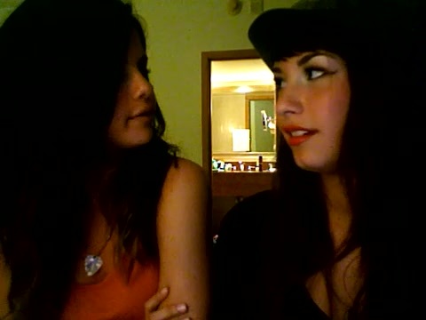 demi lovato and selena gomez with SPECIAL GUEST!!! 429