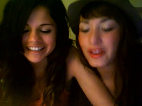 demi lovato and selena gomez with SPECIAL GUEST!!! 1307