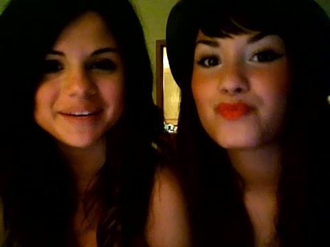 demi lovato and selena gomez with SPECIAL GUEST!!! 782 demi lovato and selena gomez with SPECIAL GUEST!!! 782